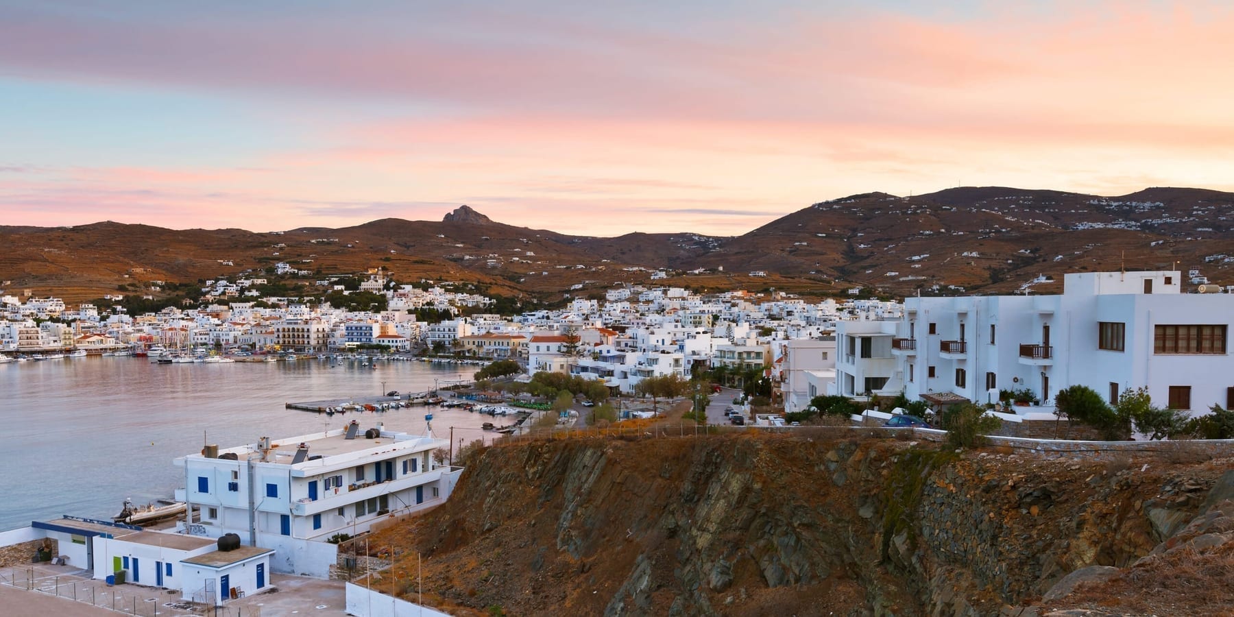 Καλοκαίρι στην Τήνο με αιγαιοπελαγίτικο αέρα
